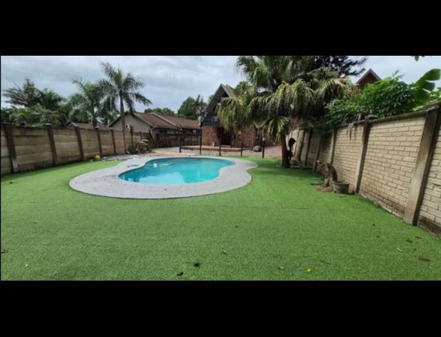 3 BEDROOM TOWNHOUSE FOR SALE IN BIRDSWOOD